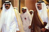 أنباء عن قرب تنازل أمير قطر عن السلطة لابنه ولي العهد 