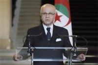 وزير خارجية الجزائر يقول سوريا اتخذت خطوات لنزع فتيل الازمة 