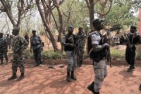 المتمردون يدخلون غاو في شمال مالي والانقلابيون يخضعون لضغط كبير 