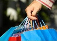 دراسة : حمل الأكياس الثقيلة أثناء التسوّق يجعلك عرضة للأفكار الجديّة 