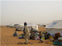 تقارير للأمم المتحدة تفيد باستمرار تدفق اللاجئين الماليين إلى موريتانيا (…) 