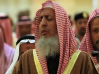 مفتي السعودية يحرج الملك عبدالله بدعوته «هدم الكنائس» 