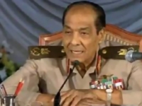 طنطاوي يتعهد بالدفاع عن حدود مصر مع اسرائيل 