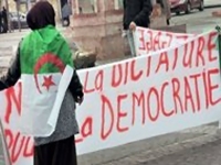 السجن ثمانية اشهر غير نافذة لمدون جزائري دعا الى مقاطعة الانتخابات 