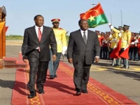 حضر الجيران وغاب أهل الدار.. اجتماع لتشكيل "حكومة وحدة وطنية" في مالي 