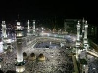 موسم الحج بين العبادة و"البزنس" 