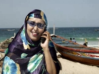 فنانة موريتانية تهدي منتخب بلادها أغنية بعد صعوده لأمم إفريقيا 