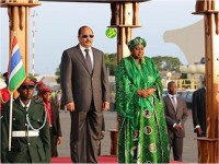 رئيس موريتانيا يزور غامبيا لينفي شائعات مرضه 