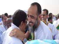 اخوان موريتانيا من دعوات رحيل النظام الى تبادل القبلات معه 