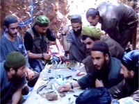 ﺃﺑﻮ ﺯﻳﺪ ﻳﺬﺑﺢ ثلاثين ﻣﻮﺭﻳﺘﺎﻧﻴﺎ ﻟﺸﻜﻪ ﻓﻲ ﻭﻻﺋﻬﻢ ﻟﻠﻘﺎﻋﺪﺓ 