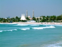 دبي تطلق أول شاطئ «مكيف» في العالم ! 