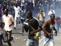 المعارضة السنغالية تعلن «المقاومة» ضد ترشيح واد بعد موافقة المجلس الدستوري عليه 