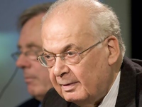 الحص يشجب حضور مسؤول قطري مؤتمرا في إسرائيل 