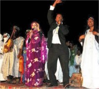 الفن.. للتضامن مع اللاجئين الأزواديين 