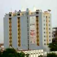 شاب يلقي بنفسة من فوق أعلى عمارة في موريتانيا 