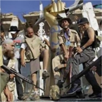 مقتل 6 أشخاص باشتباكات بين ثوار طرابلس وثوار مصراته في العاصمة الليبية 