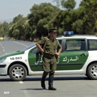 القاعدة تختطف مسؤولا جزائريا رفيعا وتتجه نحو الأراضي الليبية 