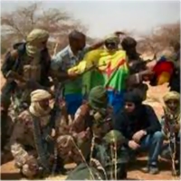 الطوارق ينفون علاقتهم بالإرهاب ويواصلون اشتباكاتهم لتحرير أزواد